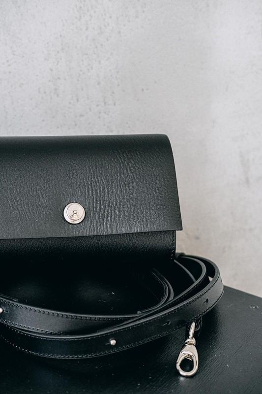 Bag CODE: UNIK LB "Black" in textured leather